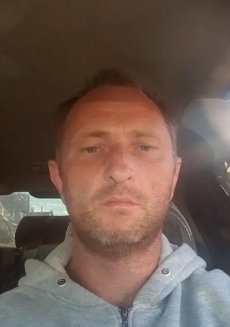 Роман из Пугачева, ищу на сайте знакомства без обязательств