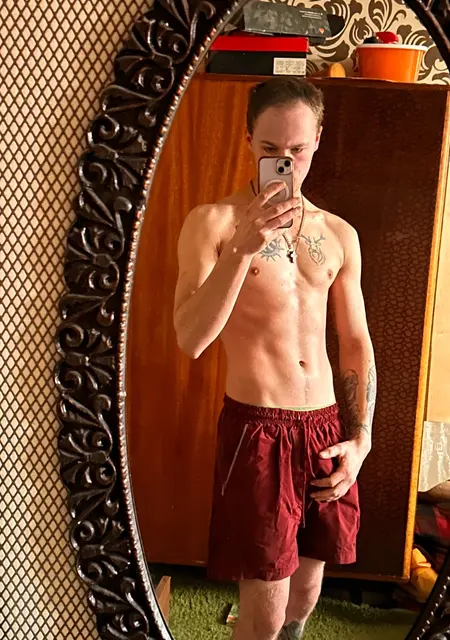 Никита из Магадана, ищу на сайте знакомства на одну ночь