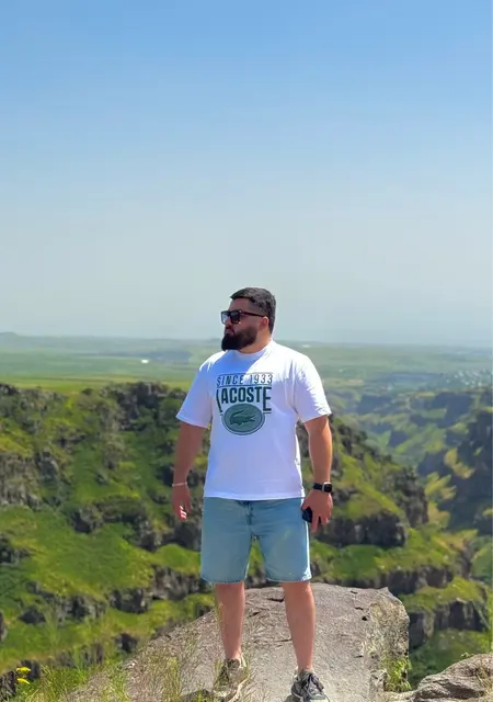 Я Виталий, 30, знакомлюсь на одну ночь в Пятигорске