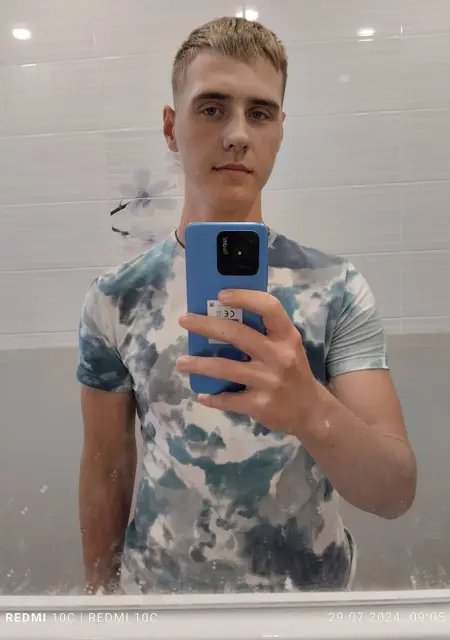 Я Денис, 19, из Калининграда, ищу знакомства без обязательств