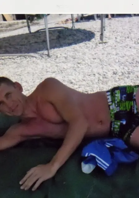 Виталик из Кропоткина, мне 38, познакомлюсь на одну ночь