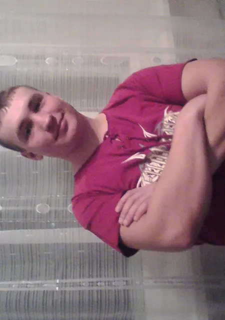 Андрей из Димитровграда, мне 35, познакомлюсь на одну ночь