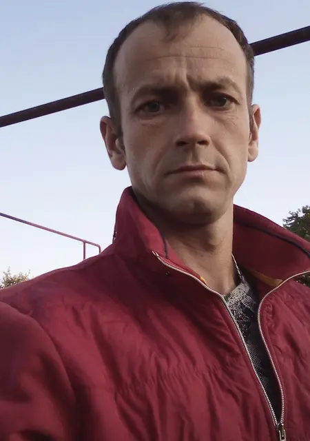 Я Андрей, 43, из Новокуйбышевска, ищу знакомства без обязательств