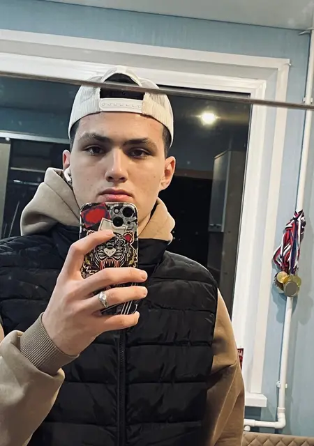 Я Рим, 20, знакомлюсь для дружбы в Набережных Челнах