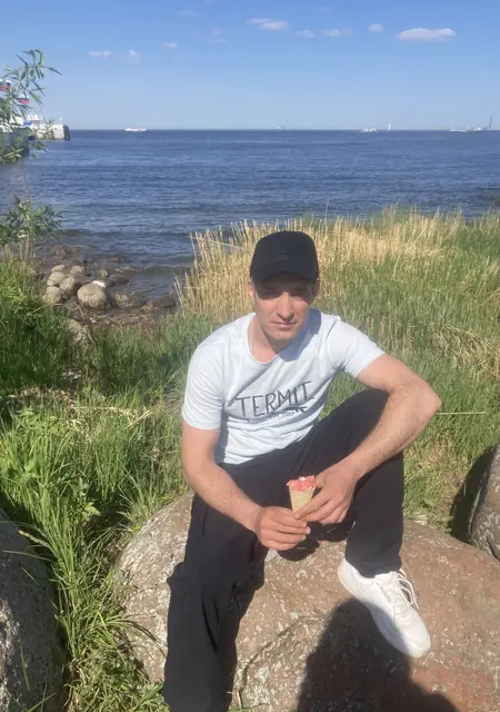 Владимир из Гатчины, мне 38, познакомлюсь на одну ночь