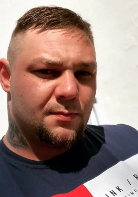 Я Adrian, 30, знакомлюсь без обязательств в Москве