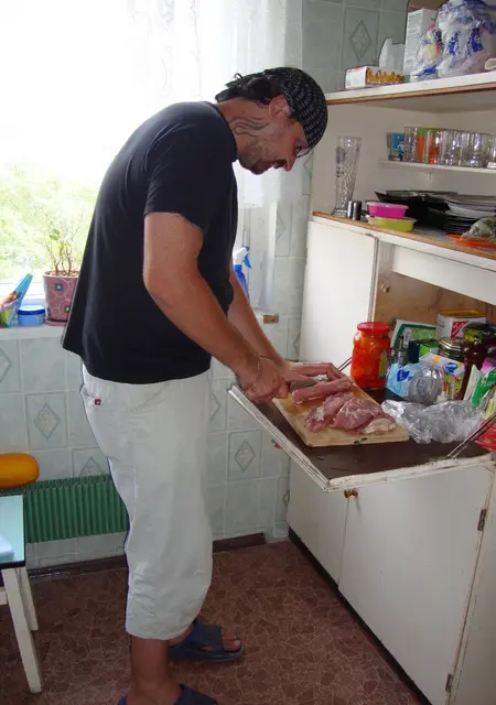 Виталий из Гольева, мне 45, познакомлюсь на одну ночь