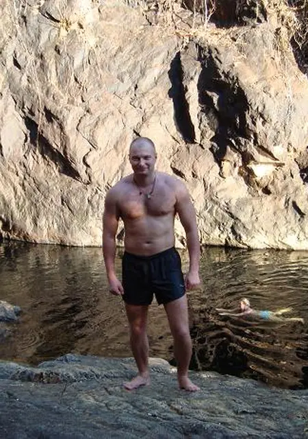 Серега из Рязани, ищу на сайте знакомства на одну ночь