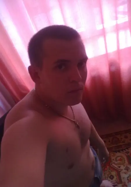 Кирилл из Гукова, мне 37, познакомлюсь без обязательств