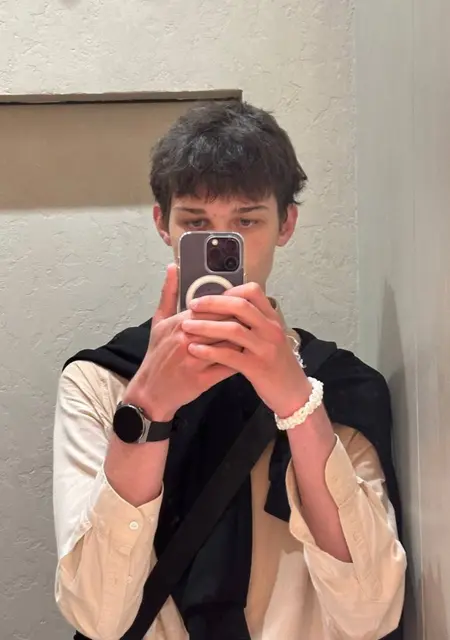 Вова из Омска, ищу на сайте знакомства на одну ночь