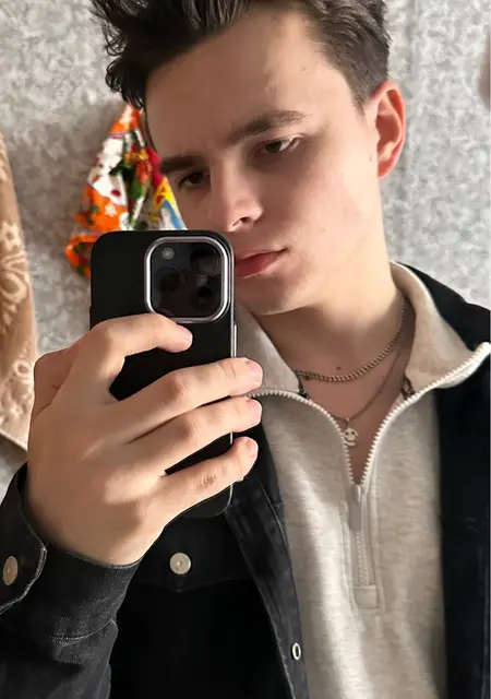 Матвей из Твери, мне 18, познакомлюсь на одну ночь
