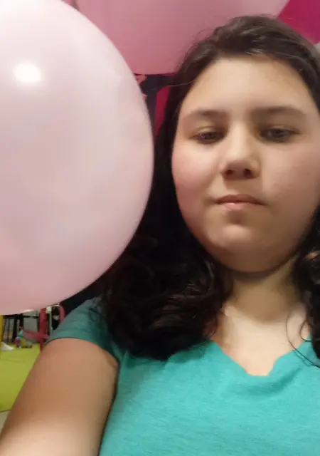 Полина из Каменска-Уральского, мне 21, познакомлюсь для приятного времяпровождения