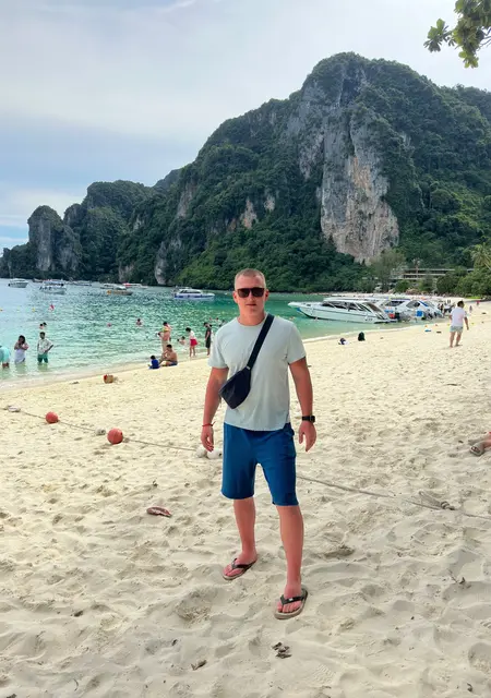 Я Александр, 25, из Советской Гавани, ищу знакомства на одну ночь