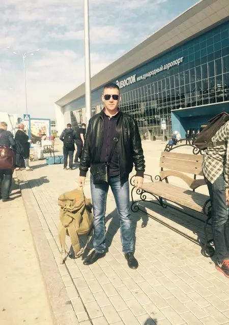 Я Евгений, 39, из Большого Камня, ищу знакомства без обязательств