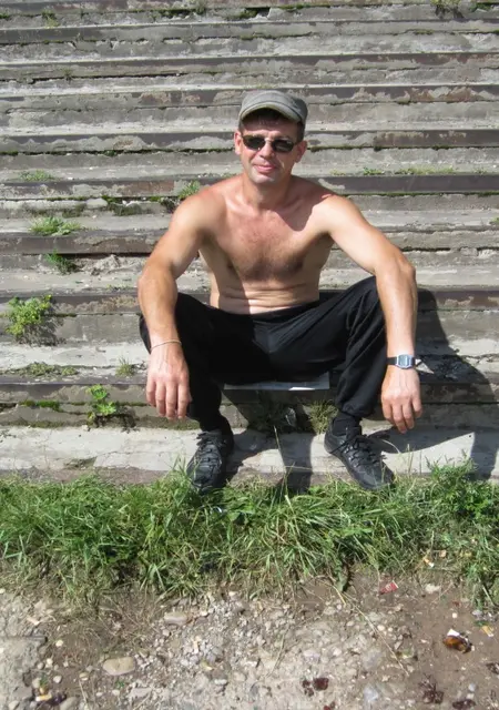 Я Игорь, 50, из Нового Уренгоя, ищу знакомства на одну ночь