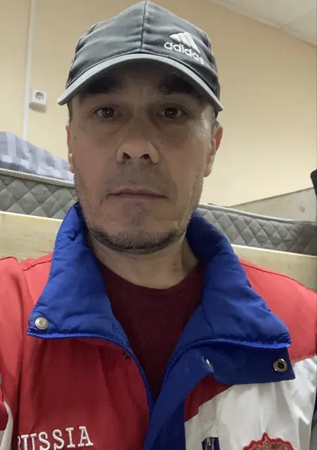 Я Петр, 42, из Иркутска, ищу знакомства без обязательств