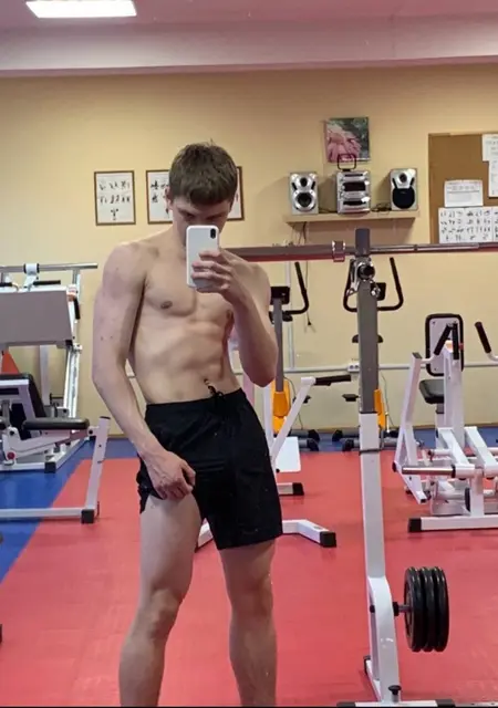 Я Иван, 20, знакомлюсь без обязательств в Кисловодске