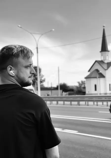 Я Дмитрий, 30, из Томска, ищу знакомства без обязательств