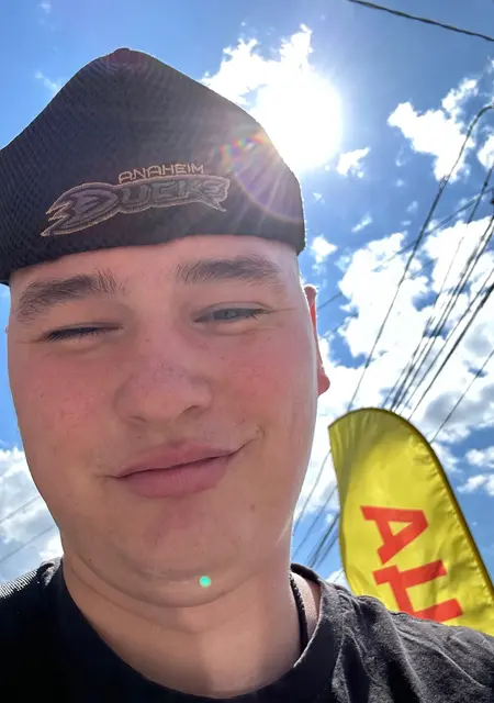 Саша из Нефтегорска, ищу на сайте знакомства на одну ночь