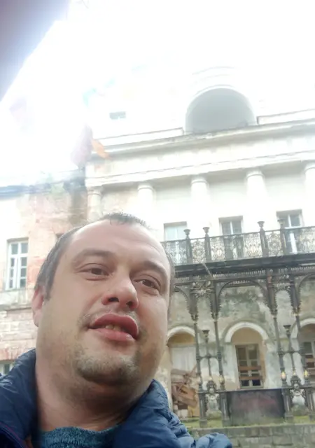 Я Sergey, 39, из Тольятти, ищу знакомства на одну ночь