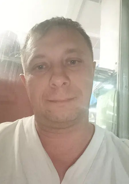 Константин из Новомосковска, мне 40, познакомлюсь на одну ночь