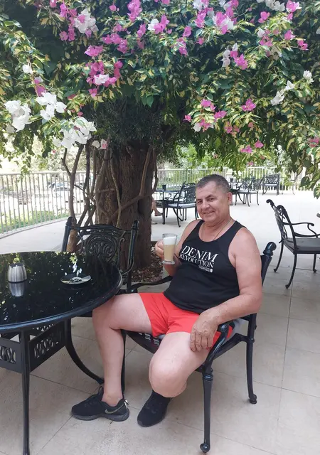 Я Олег, 55, из Ясного, ищу знакомства на одну ночь