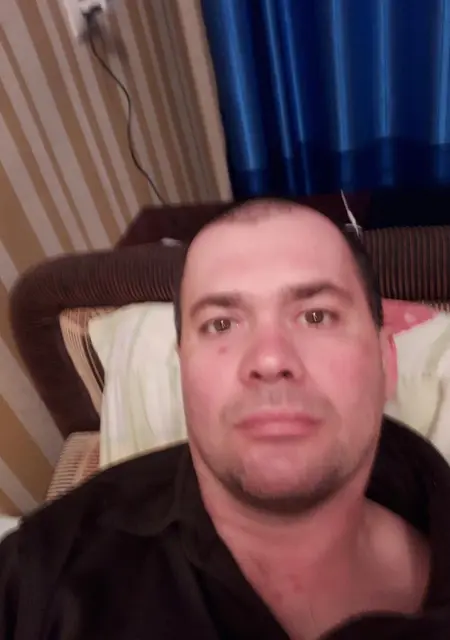 Сергей из Ачинска, мне 45, познакомлюсь на одну ночь