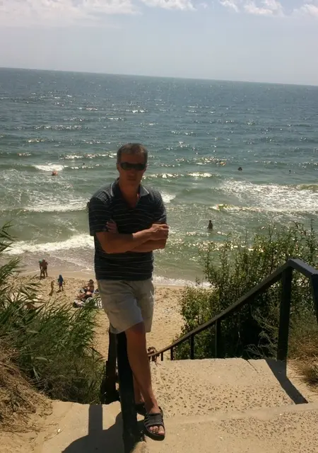 Slava из Сум, мне 52, познакомлюсь без обязательств