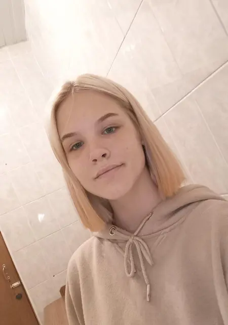 Я Полина, 23, знакомлюсь на одну ночь в Омске