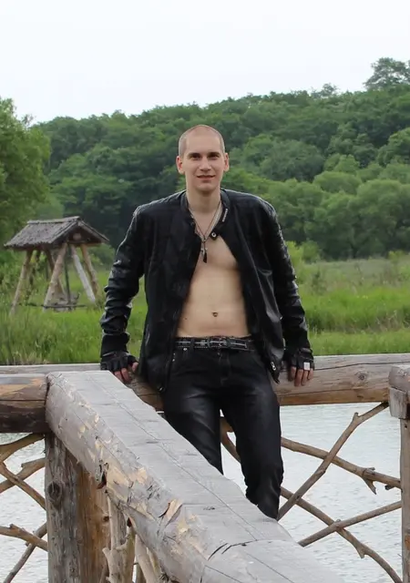 Alexander из Лесозаводска, ищу на сайте приятное времяпровождение