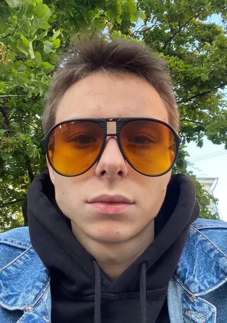 Я Денис, 21, из Архангельска, ищу знакомство для приятного времяпровождения