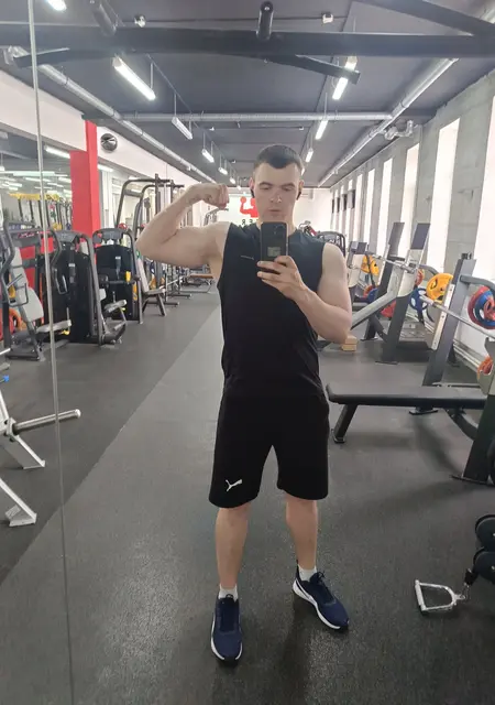 Я Давид, 24, из Оренбурга, ищу знакомства без обязательств