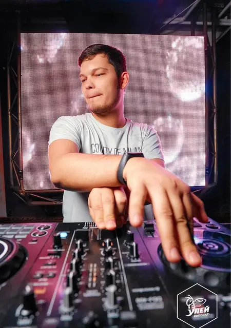 Игорь из Набережных Челнов, мне 27, познакомлюсь без обязательств