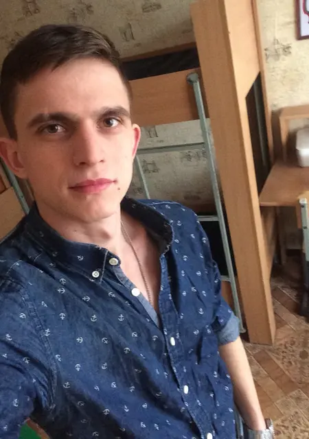 Антон из Могилёва, мне 27, познакомлюсь для приятного времяпровождения