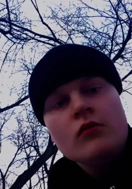 Я Sasha Aksenov, 19, знакомлюсь без обязательств в Нижнем Тагиле