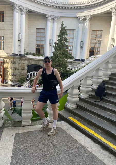 Я Иван, 25, из Анапы, ищу знакомства без обязательств