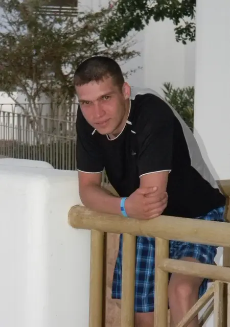 Я Евгений, 40, из Рязани, ищу знакомства на одну ночь