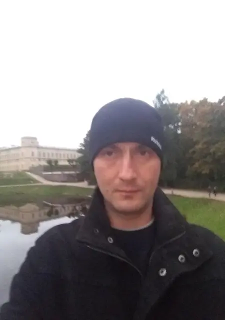 Костя из Гатчины, ищу на сайте знакомства без обязательств