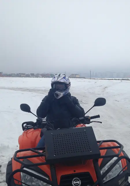 Никита из Нового Уренгоя, мне 54, познакомлюсь на одну ночь