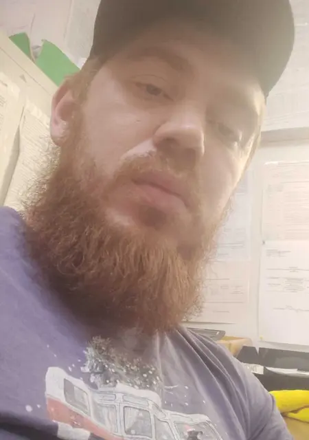 Сергей из Нижневартовска, мне 33, познакомлюсь для приятного времяпровождения