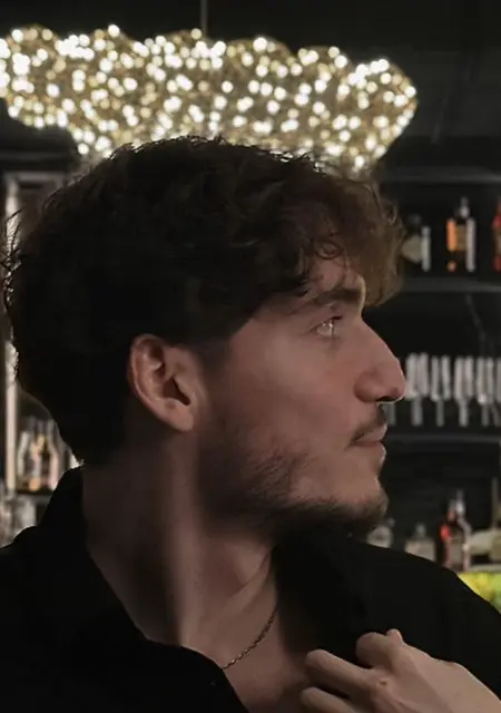 Я Дани, 22, из Москвы, ищу знакомства без обязательств