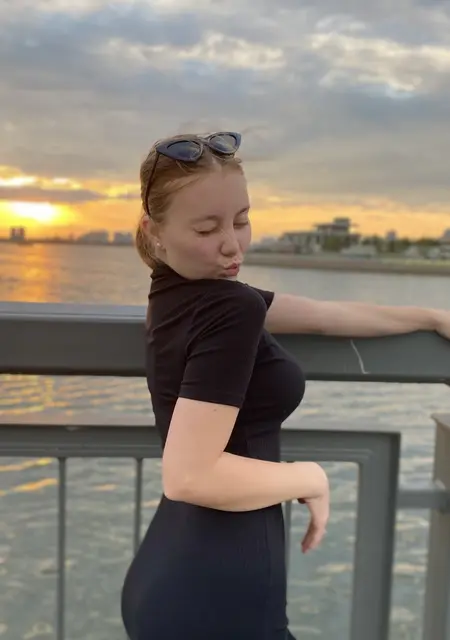 Я Nella, 22, знакомлюсь для общения в Казани