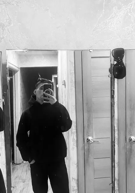 Денис из Оренбурга, мне 18, познакомлюсь без обязательств