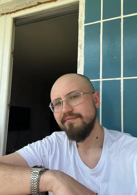 Я Вячеслав, 27, из Нижневартовска, ищу знакомство для приятного времяпровождения