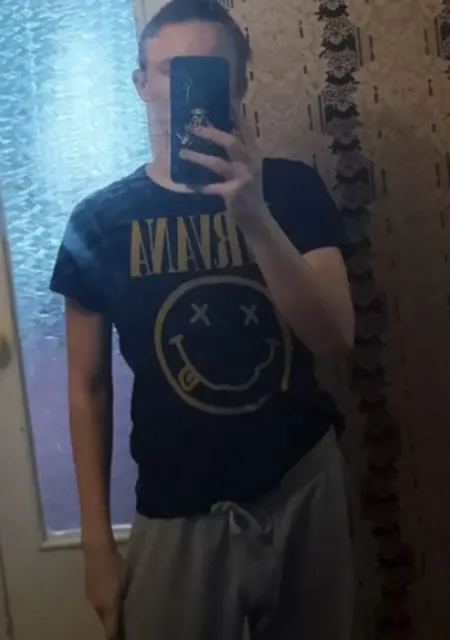 Я Димитрий, 18, из Любима, ищу знакомства без обязательств