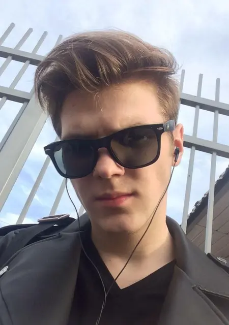 Я Егор, 27, из Чехова, ищу знакомства без обязательств