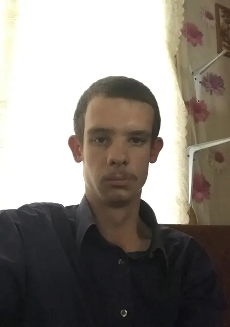 Илья из Зуевки, мне 20, познакомлюсь для приятного времяпровождения