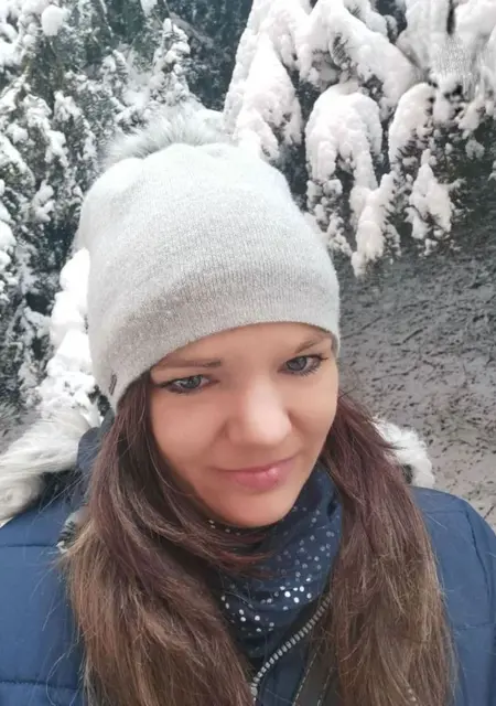 Я Nikola, 33, знакомлюсь в Праге