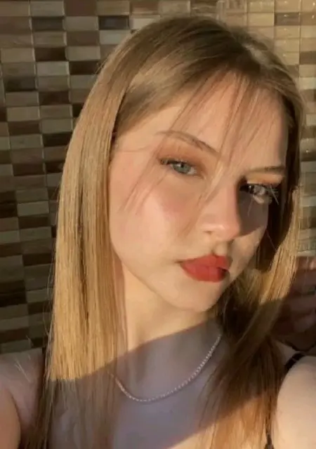 Я Юлия, 24, из Лермонтова, ищу знакомство для вирта