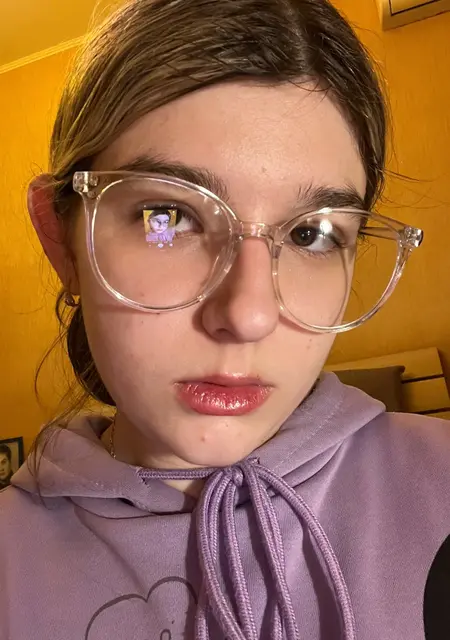 Кира из Курска, ищу на сайте общение